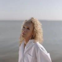 Елена Попова
