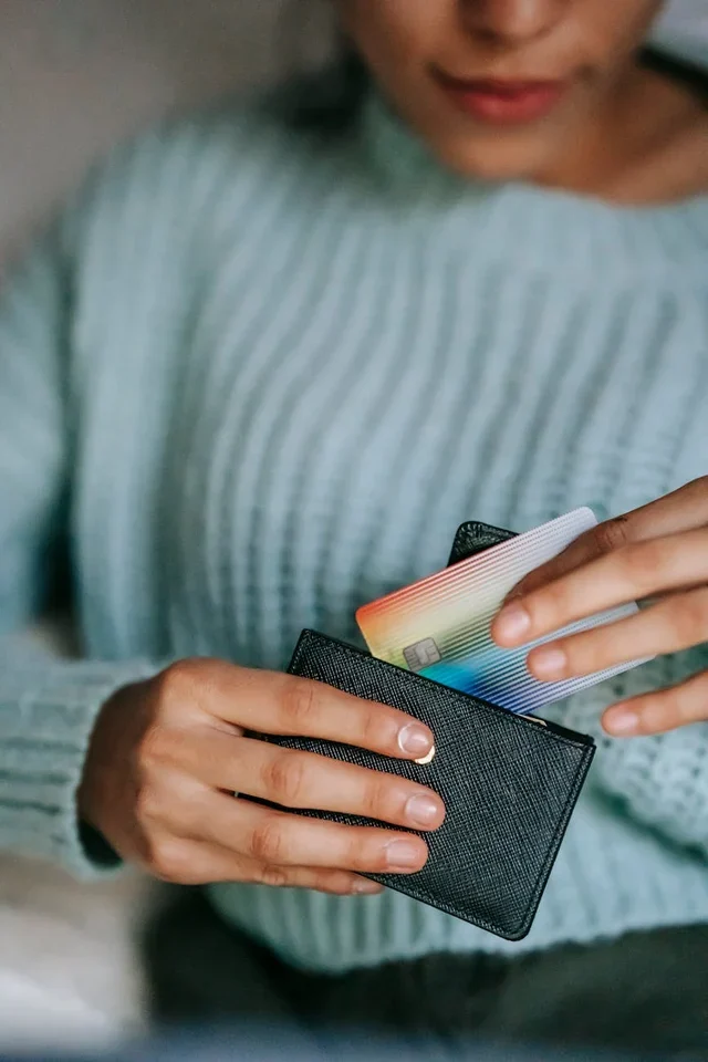 Как выбрать микрозайм 50 000 рублей на карту: условия и сравнение МФО